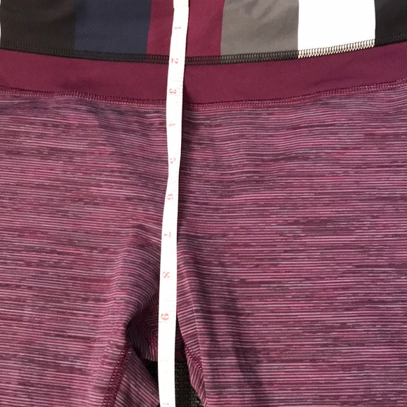 ⭐️2 for 35⭐️ Lululemon crop capris - Picture 5 of 11